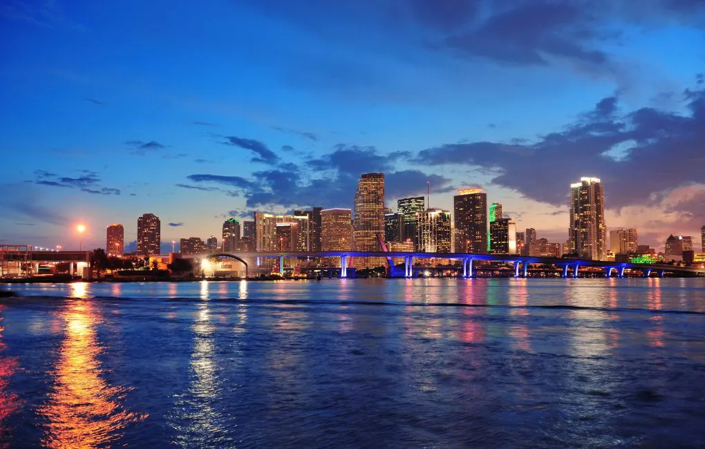 1.Consulado-de-Miami-–-Saiba-quais-sao-os-documentos-exigidos-para-renovar-o-passaporte-scaled